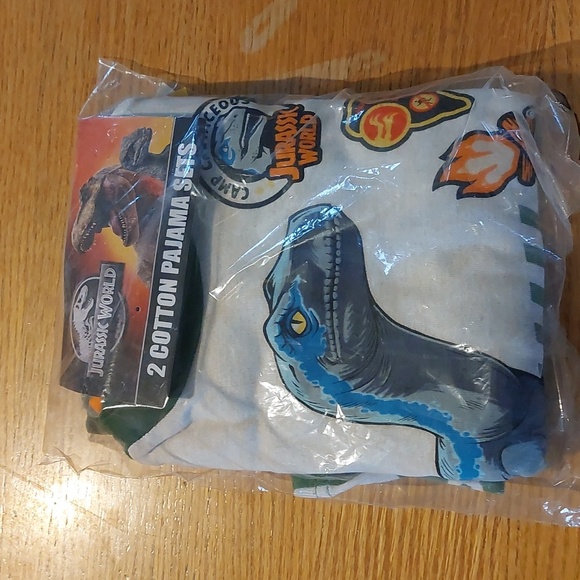 Jurassic world 2 pyjama set - Picture 4 of 4
